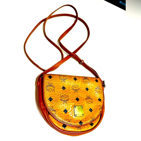 WOW POSHMARK - Authentic MCM Crossbody Festival Bag = FESTIVAL & CONCERT READY! - Picture 4 of 13